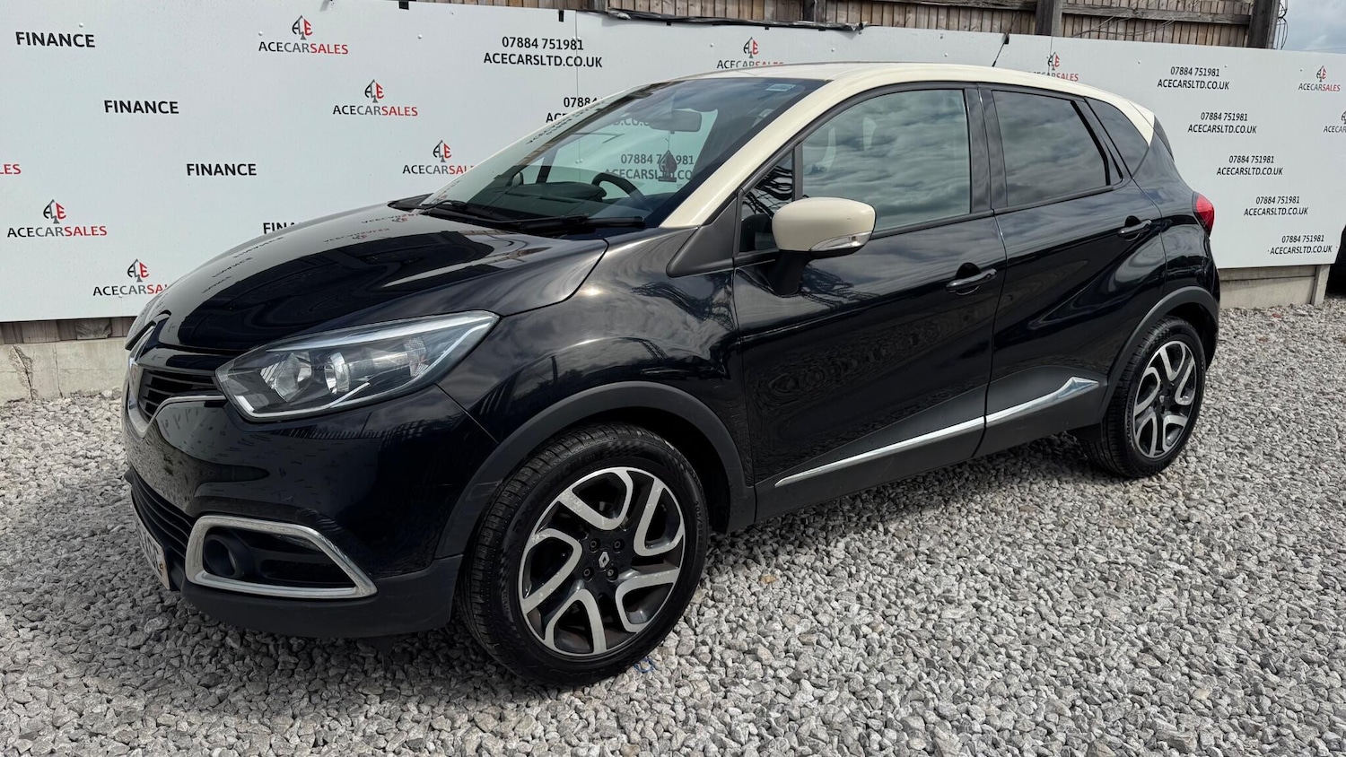 Used Renault Captur 2015 for sale - 77538404: Photo 4