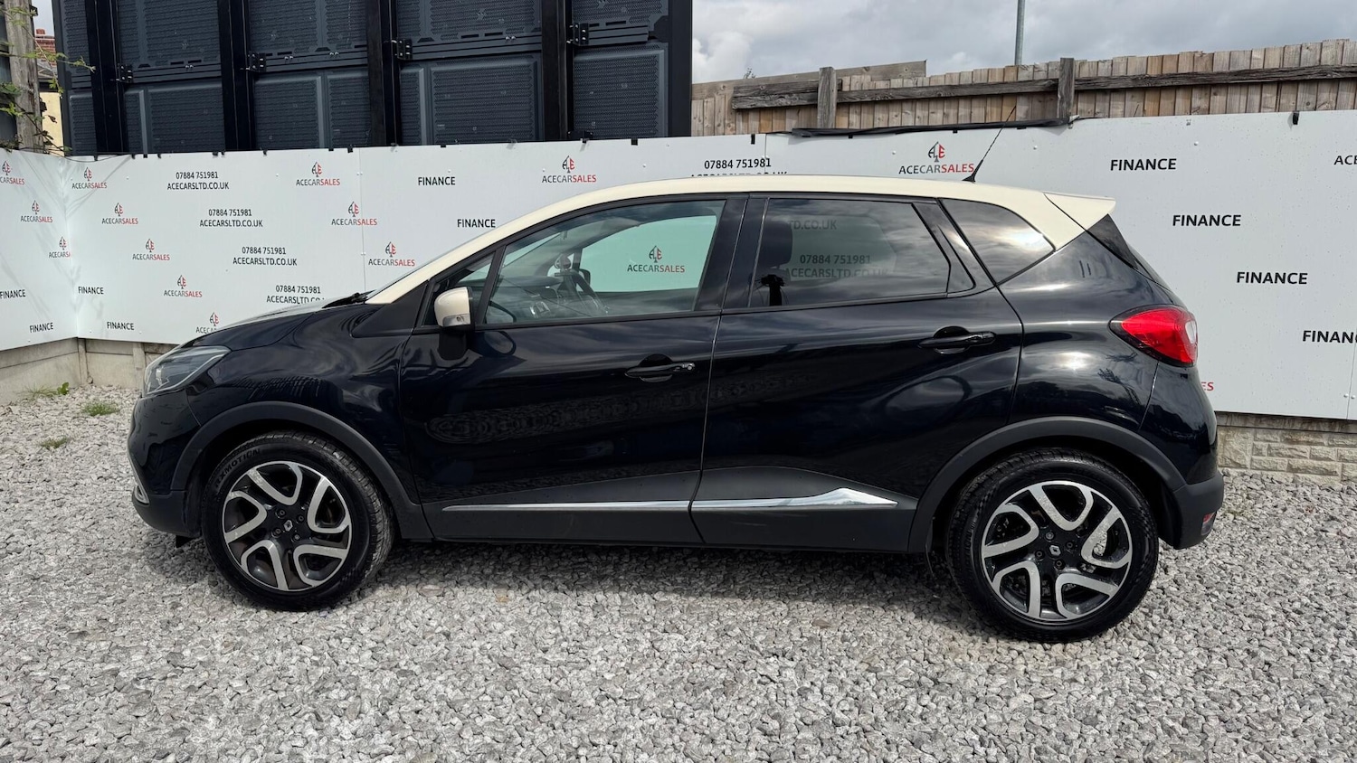Used Renault Captur 2015 for sale - 77538404: Photo 5