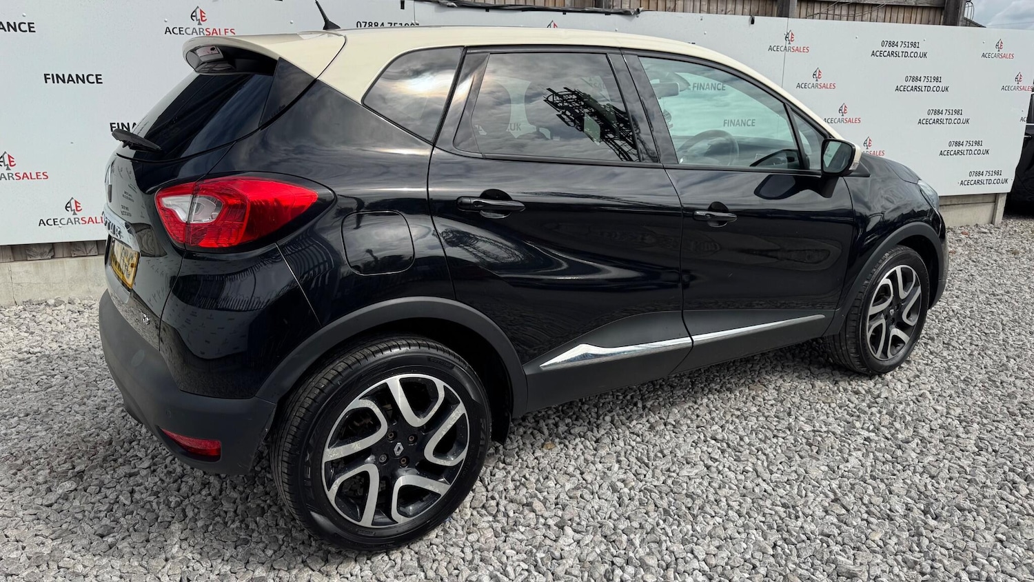 Used Renault Captur 2015 for sale - 77538404: Photo 8