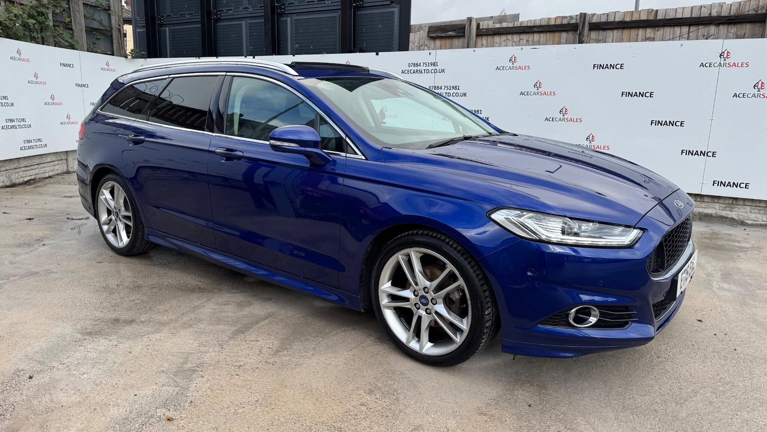 Used Ford Mondeo 2015 for sale - 76381240: Photo 2