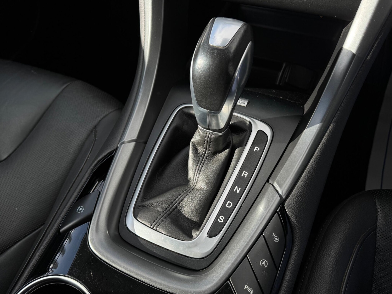 Used Ford Mondeo 2015 for sale - 76381240: Photo 26