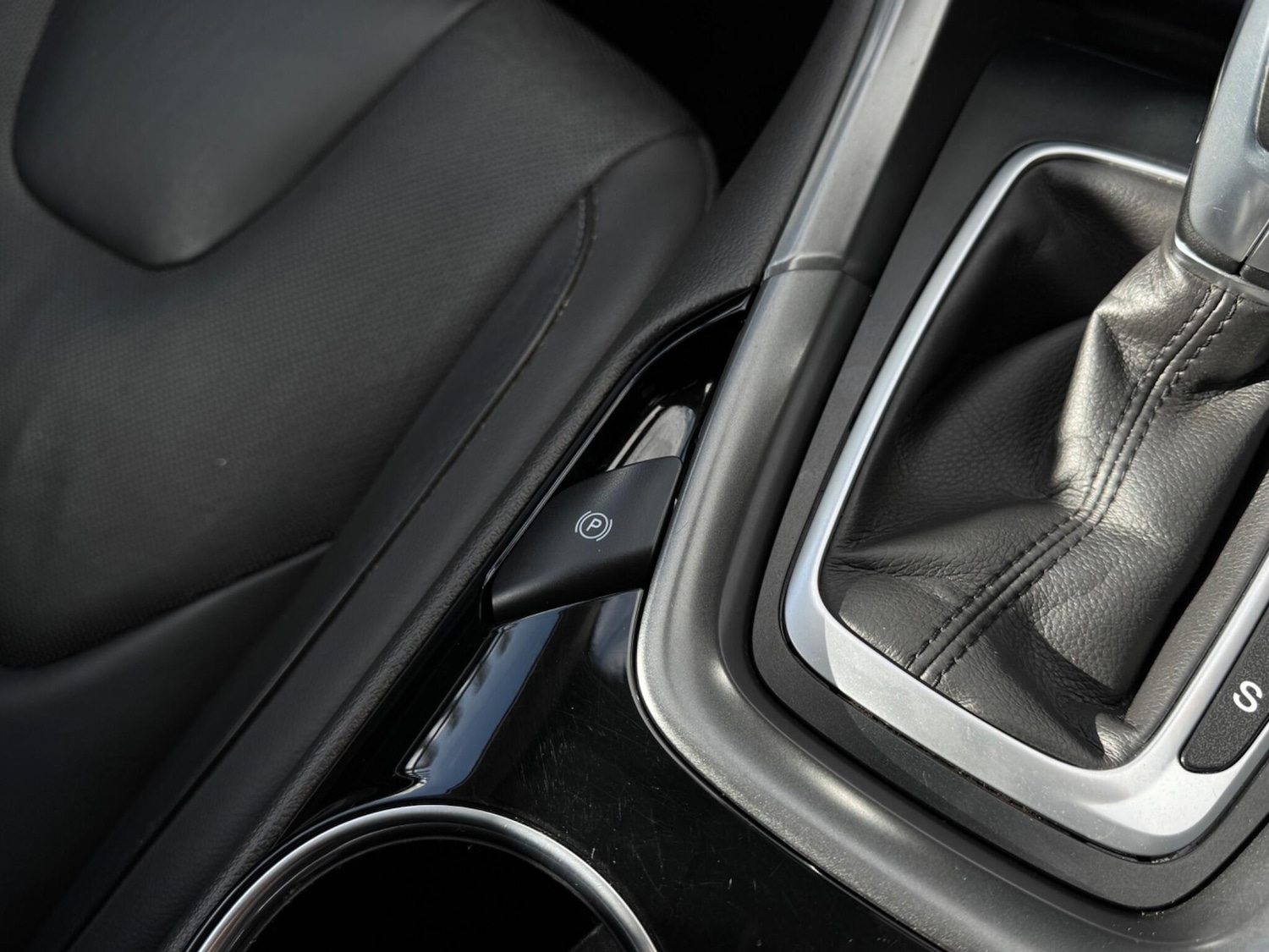 Used Ford Mondeo 2015 for sale - 76381240: Photo 27