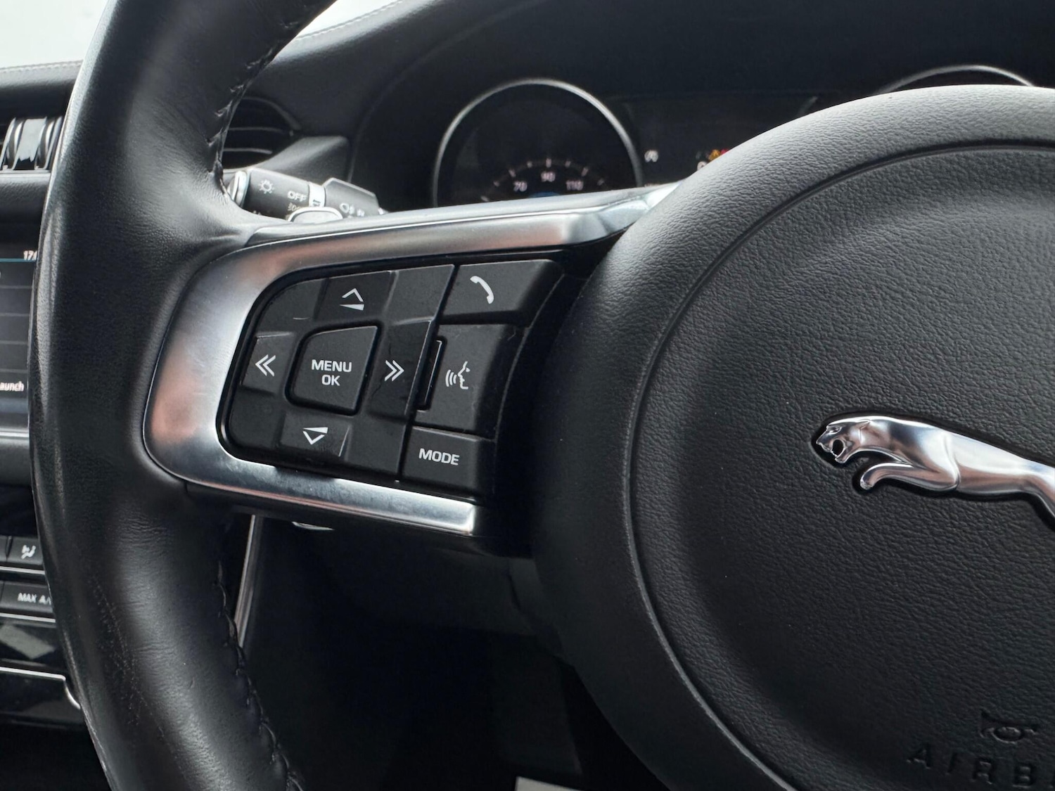 Used Jaguar XF 2018 for sale - 76166653: Photo 14