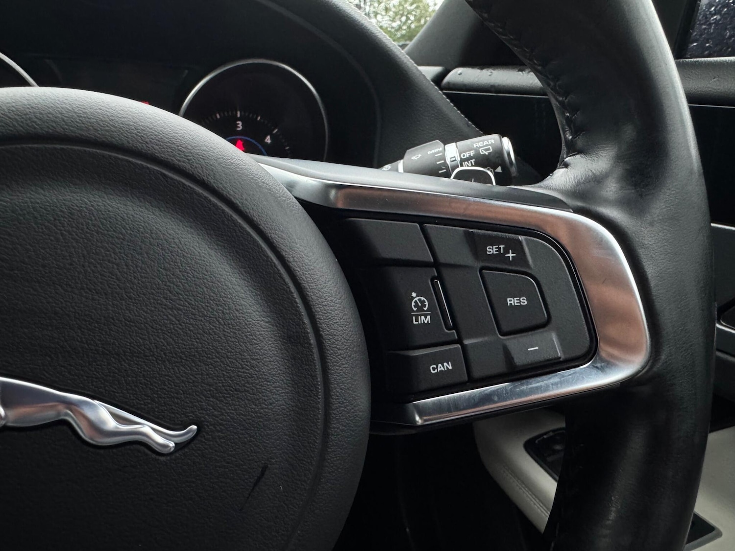 Used Jaguar XF 2018 for sale - 76166653: Photo 16