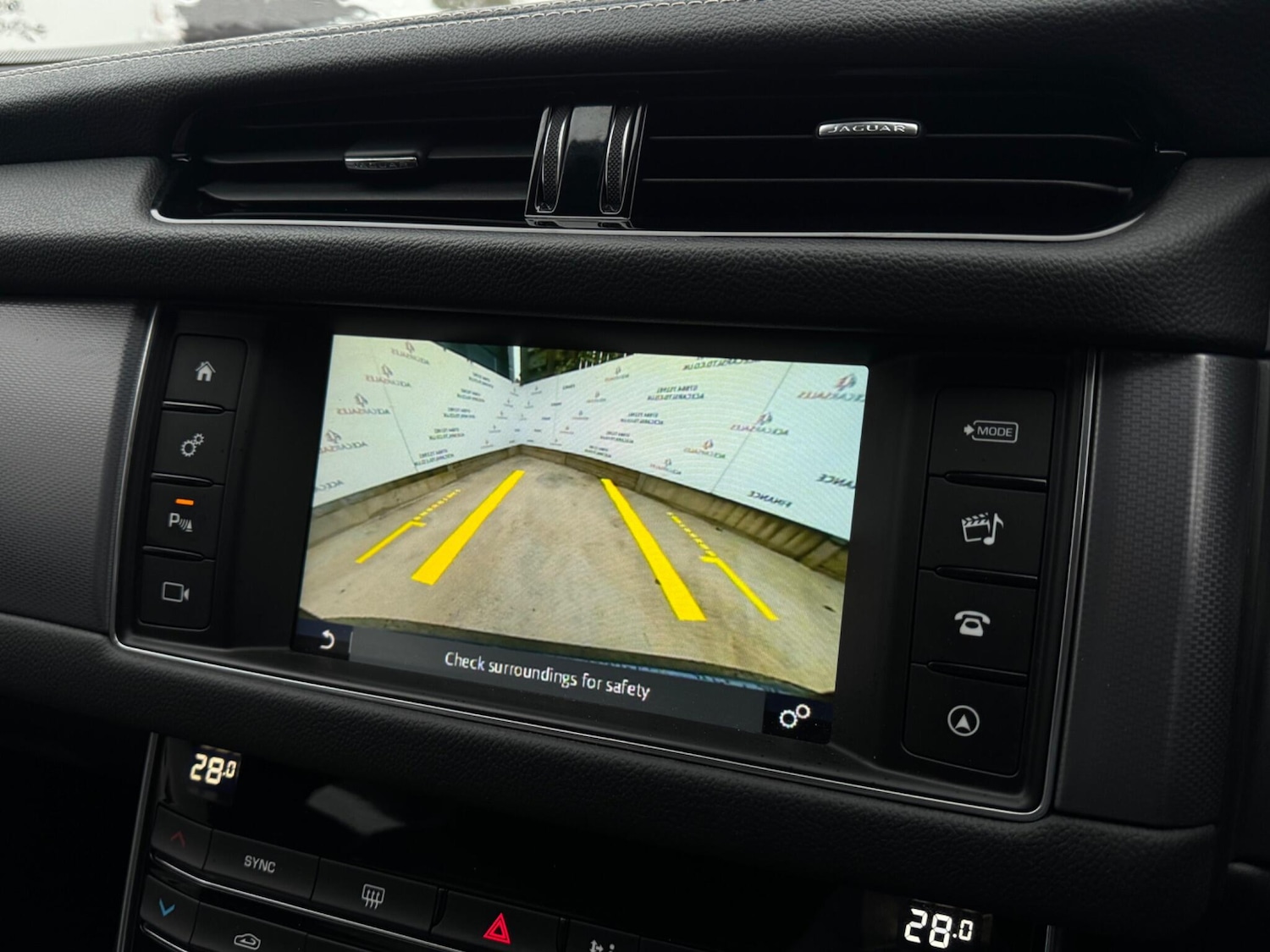 Used Jaguar XF 2018 for sale - 76166653: Photo 21