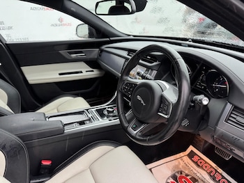 Used Jaguar XF 2018 for sale - 76166653: Photo 2