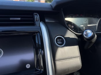 Used Land Rover Discovery 2018 for sale - 79034463: Photo