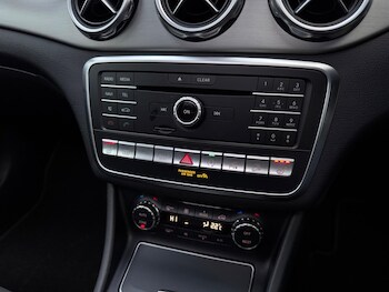 Used Mercedes-Benz GLA 2018 for sale - 77696169: Photo