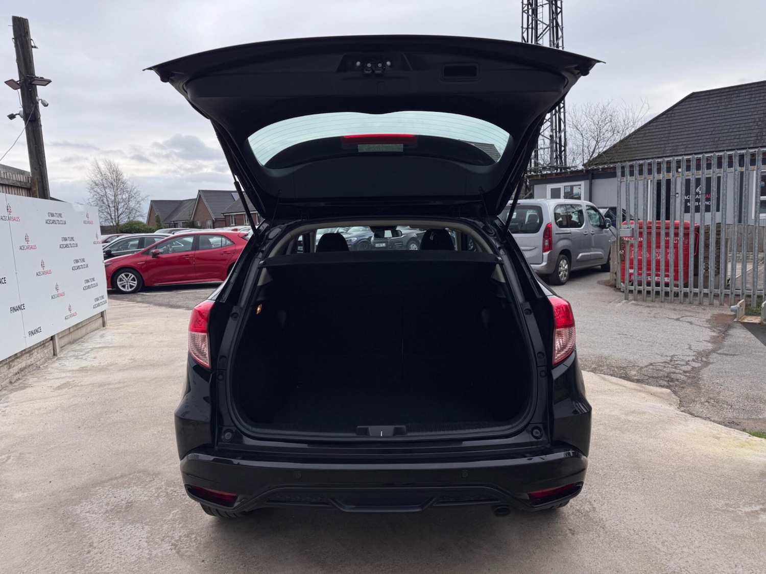 Used Honda HR-V 2017 for sale - 77670906: Photo 58