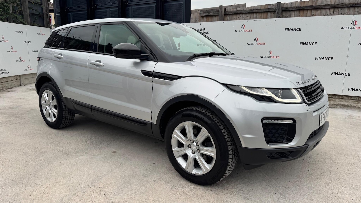 Used Land Rover Range Rover Evoque 2018 for sale - 76294890: Photo 2