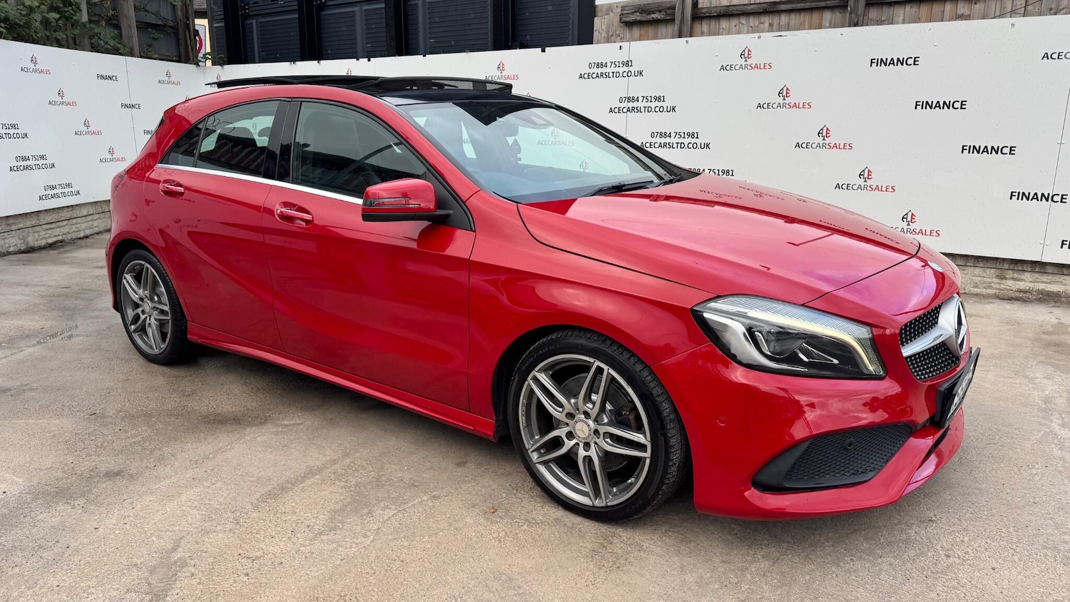 Used Mercedes-Benz A-Class 2015 for sale - 76337619: Photo 2
