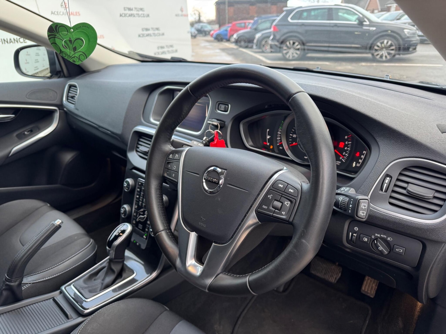 Used Volvo V40 2019 for sale - 77238637: Photo 10