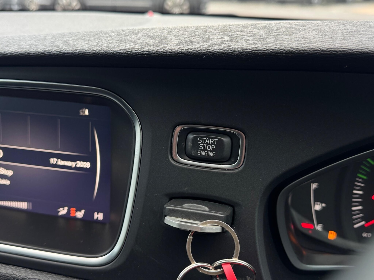 Used Volvo V40 2019 for sale - 77238637: Photo 15