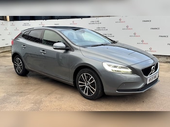 Used Volvo V40 2019 for sale - 77238637: Photo