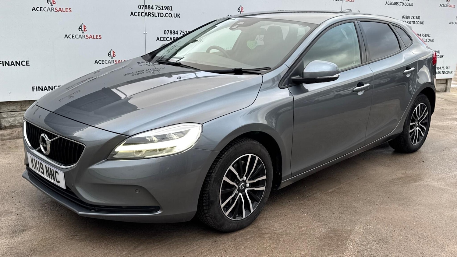 Used Volvo V40 2019 for sale - 77238637: Photo 4