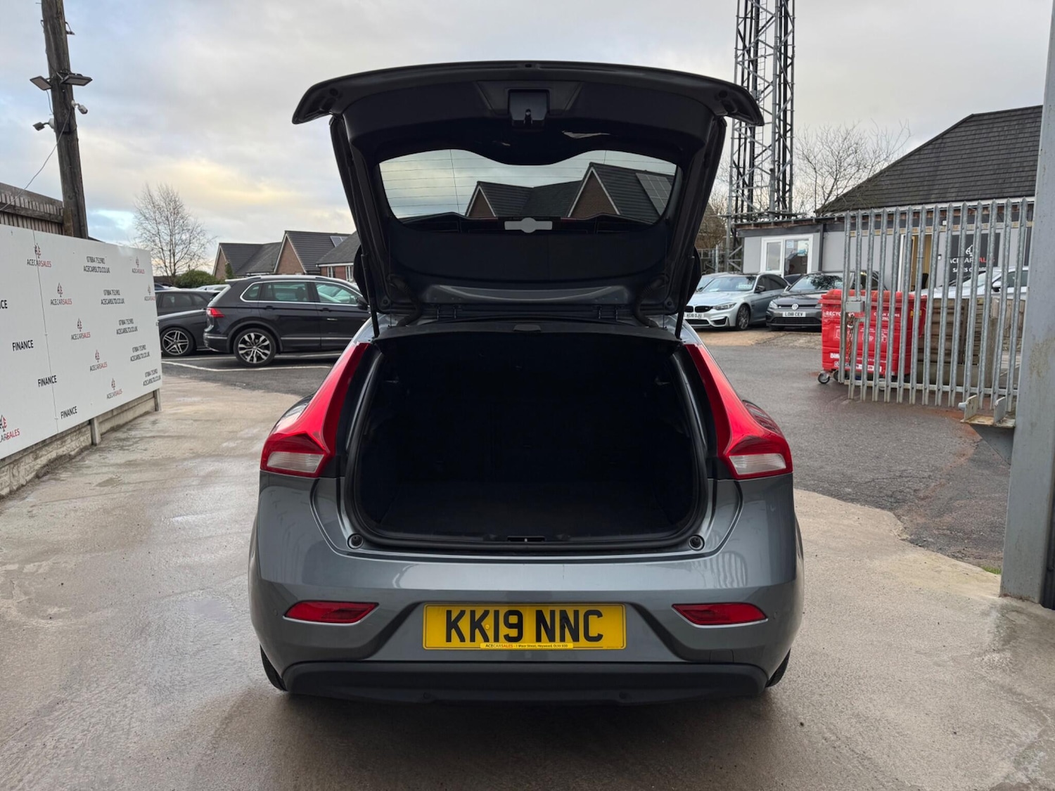 Used Volvo V40 2019 for sale - 77238637: Photo 46