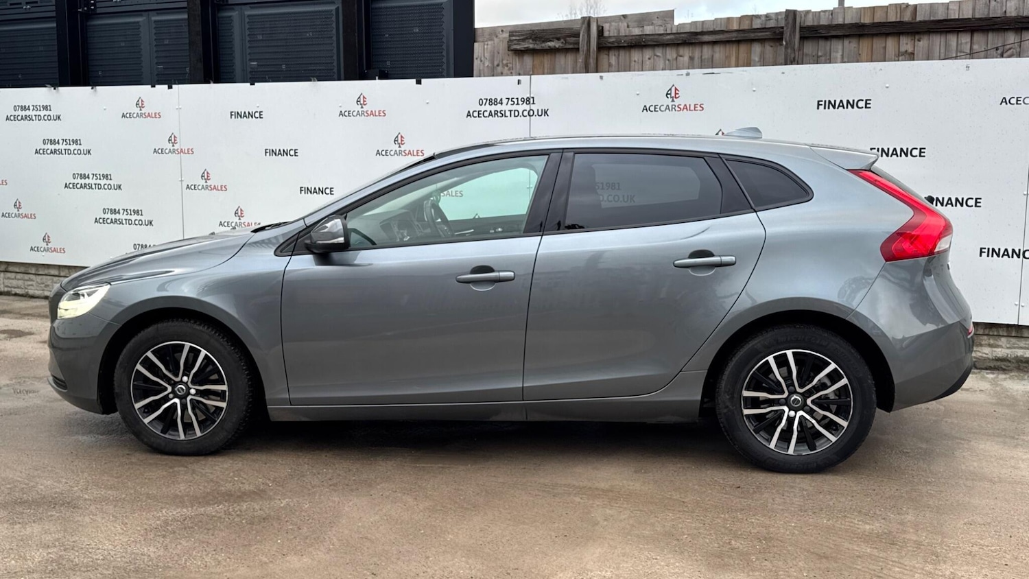 Used Volvo V40 2019 for sale - 77238637: Photo 5
