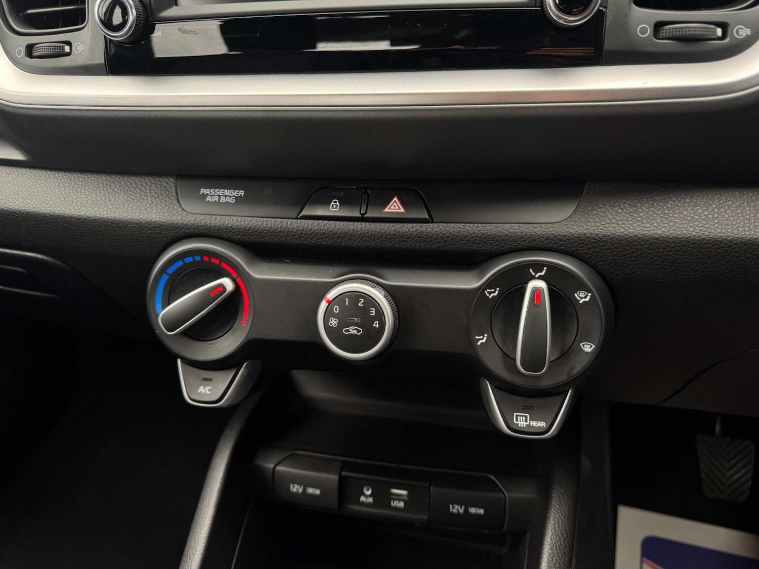 Used Kia Stonic 2019 for sale - 77254776: Photo 24