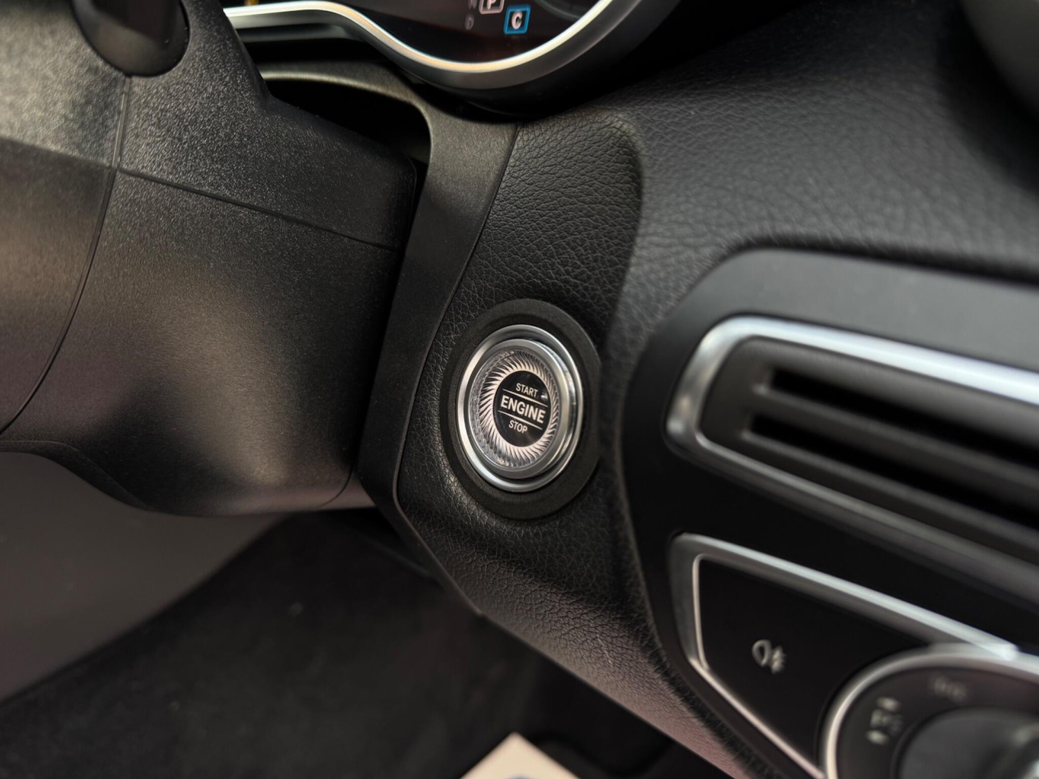 Used Mercedes-Benz C Class 2018 for sale - 77203439: Photo 24