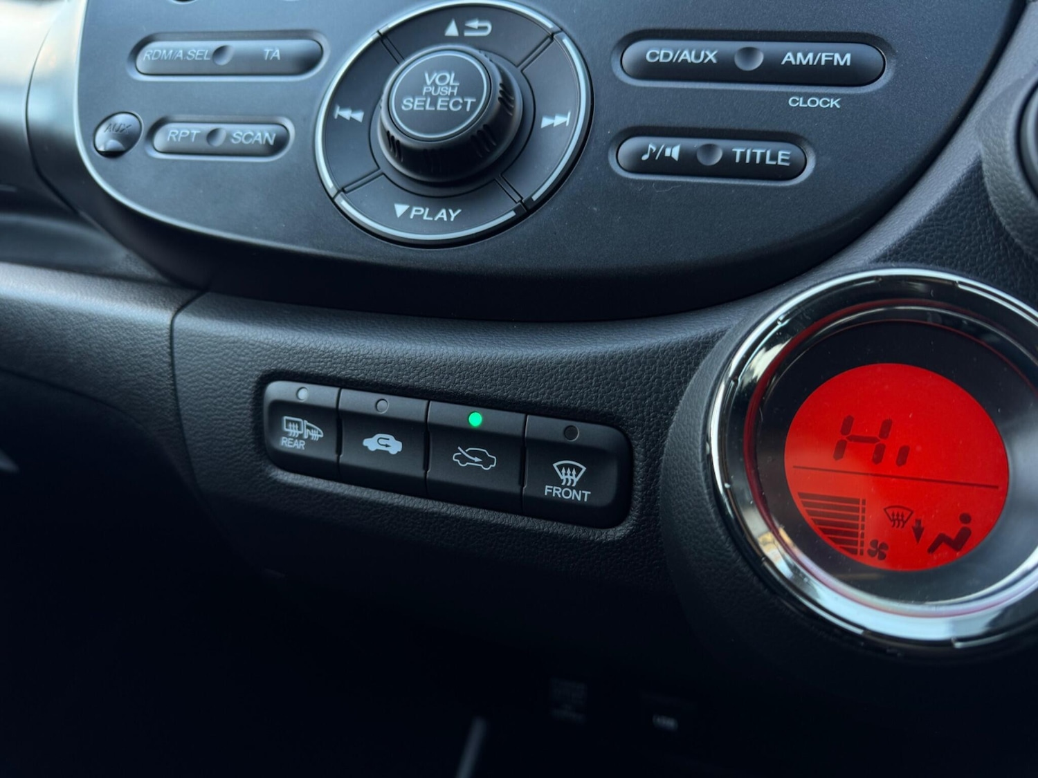 Used Honda Jazz 2015 for sale - 76997531: Photo 25