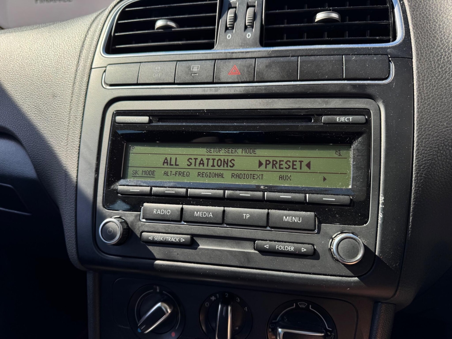 Used Volkswagen Polo 2011 for sale - 78147931: Photo 29