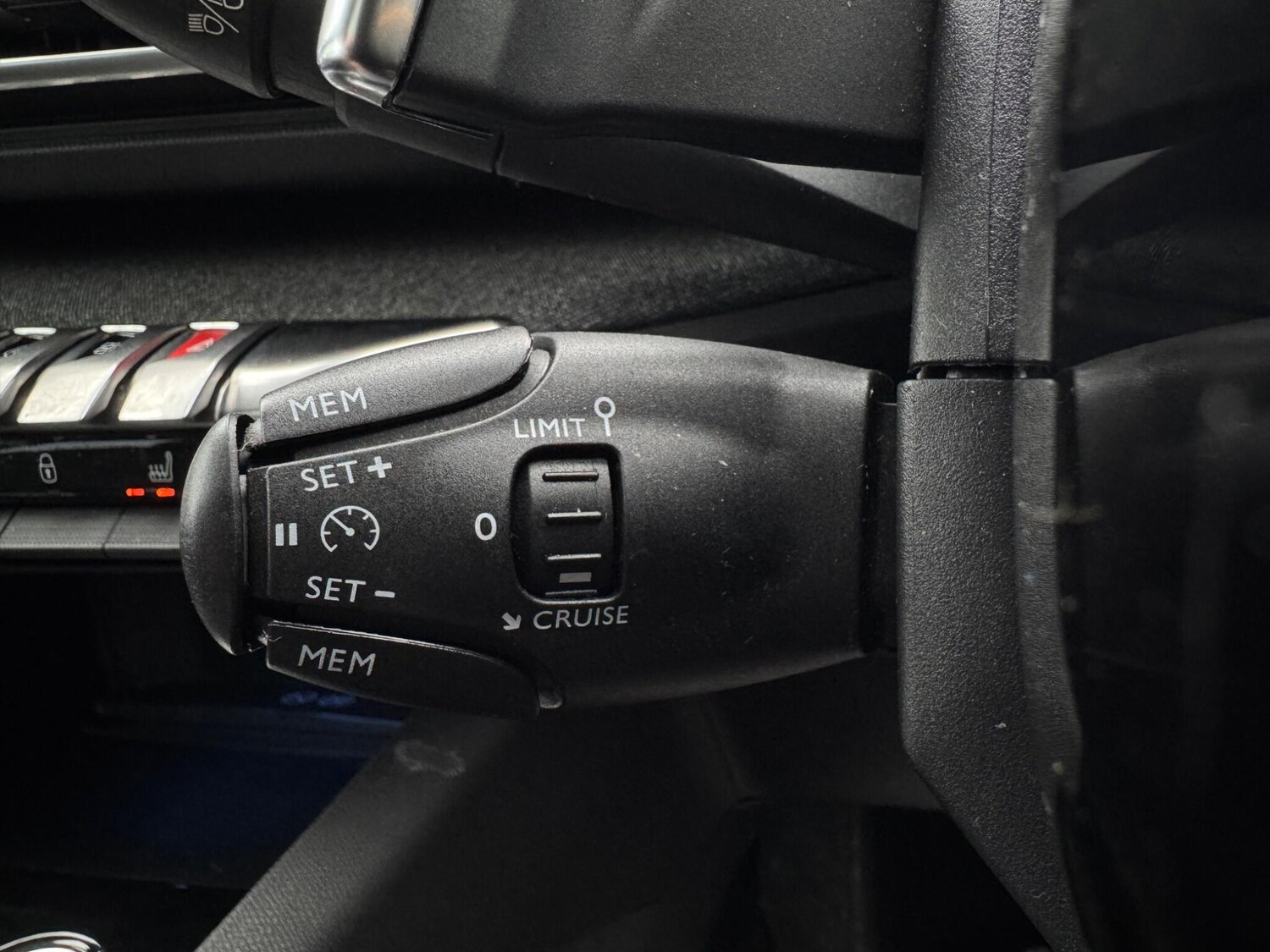 Used Peugeot 5008 2018 for sale - 77468878: Photo 34