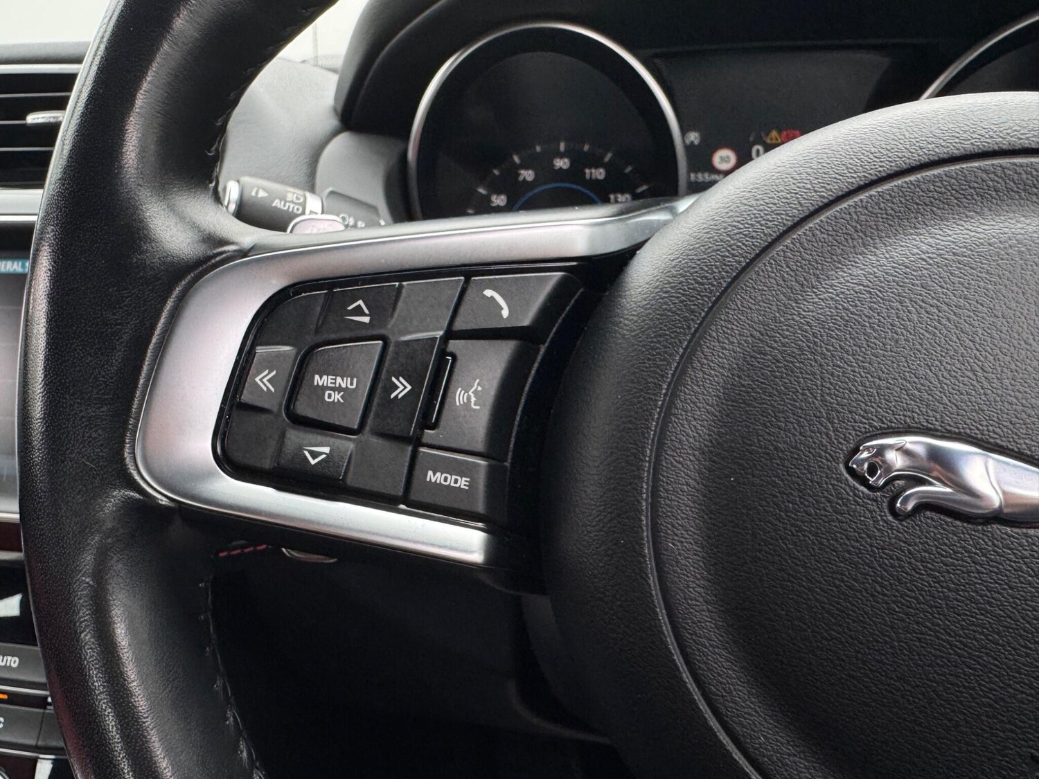 Used Jaguar XE for sale - 77509733: Photo 32