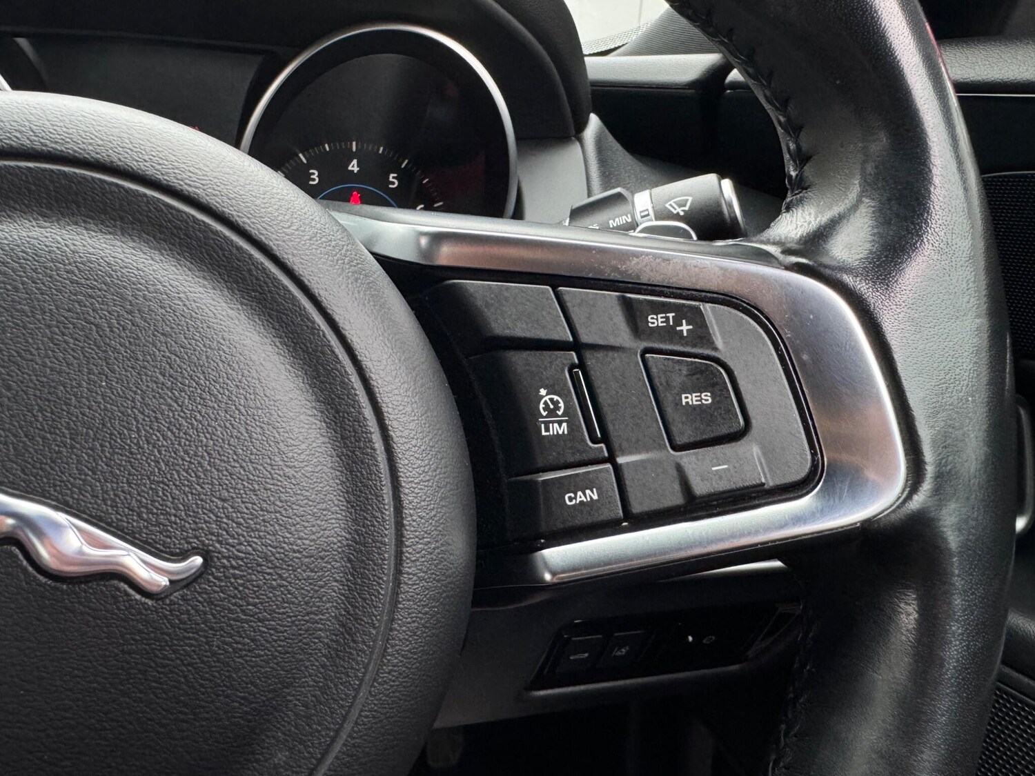 Used Jaguar XE for sale - 77509733: Photo 34