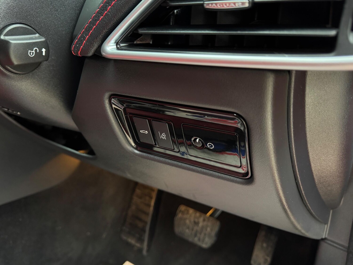 Used Jaguar XE for sale - 77509733: Photo 51