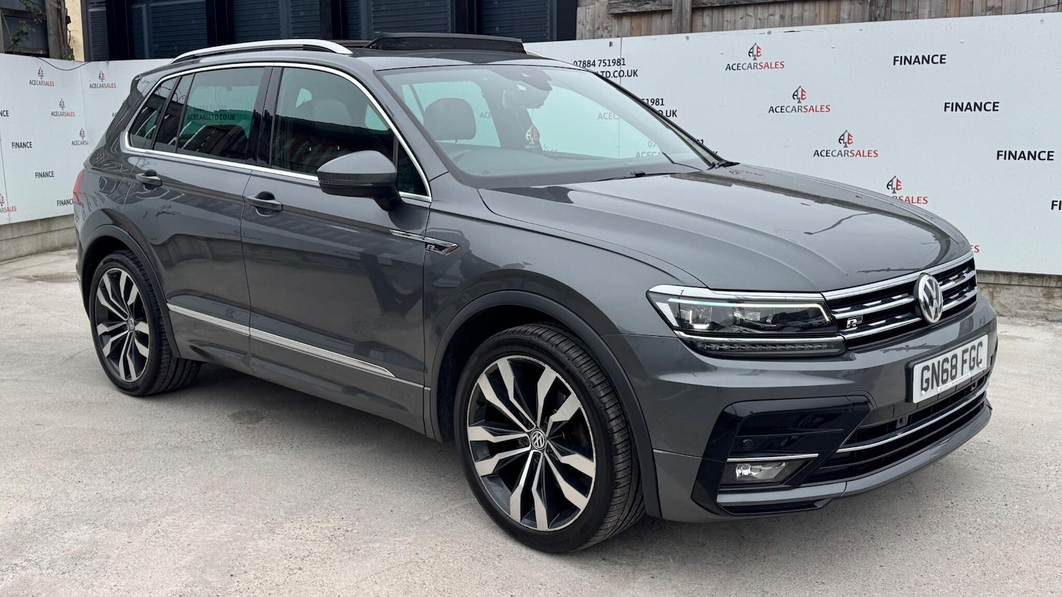 Used Volkswagen Tiguan 2018 for sale - 77994257: Photo 2