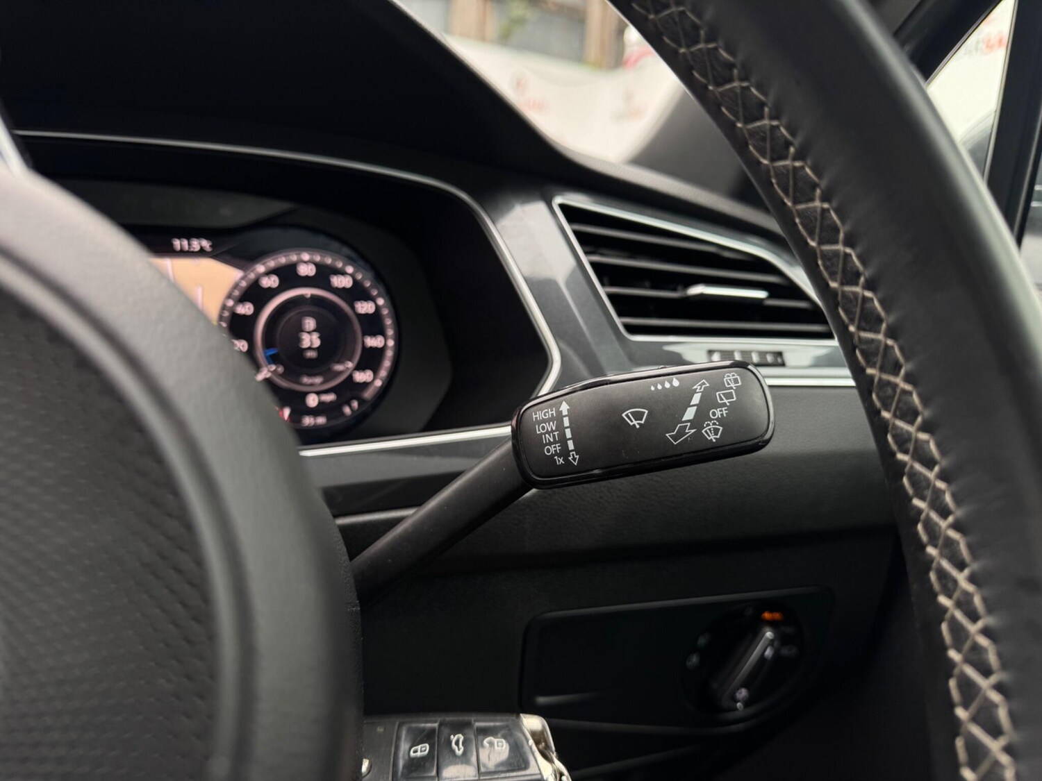 Used Volkswagen Tiguan 2018 for sale - 77994257: Photo 36