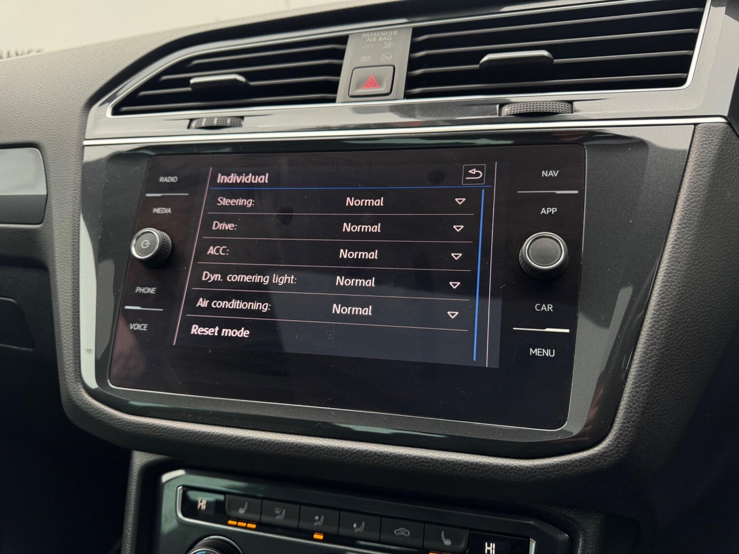 Used Volkswagen Tiguan 2018 for sale - 77994257: Photo 54