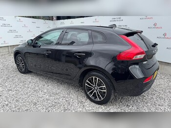 Used Volvo V40 2016 for sale - 75658071: Photo