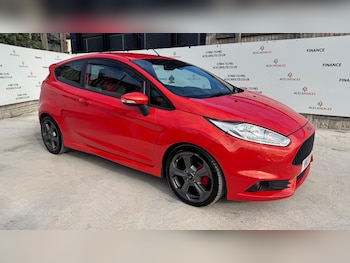 Used Ford Fiesta 2017 for sale - 76138454: Photo 2