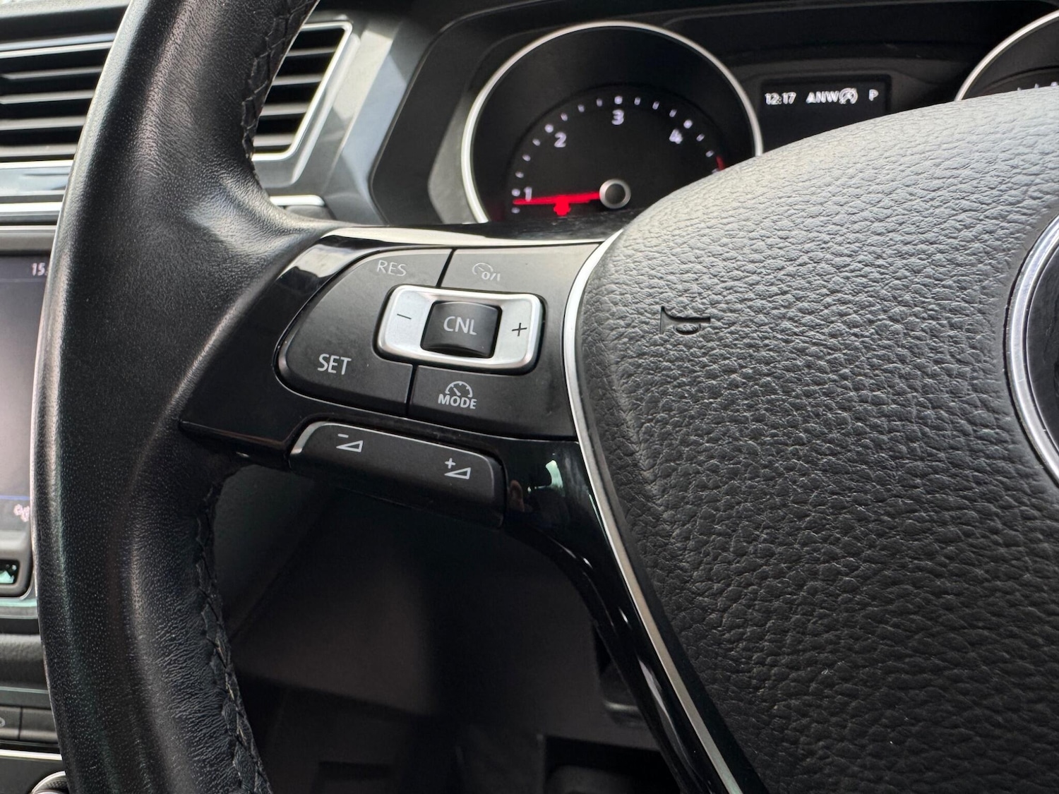 Used Volkswagen Tiguan 2017 for sale - 76485321: Photo 32