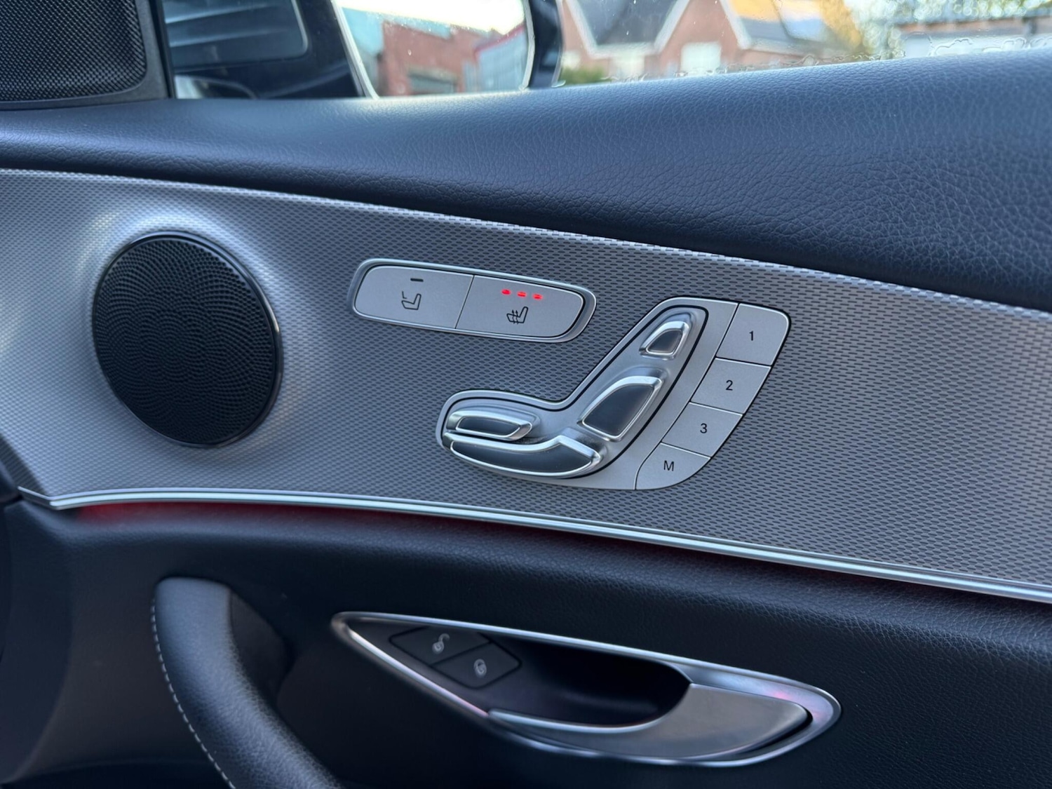 Used Mercedes-Benz E Class 2017 for sale - 76633903: Photo 75