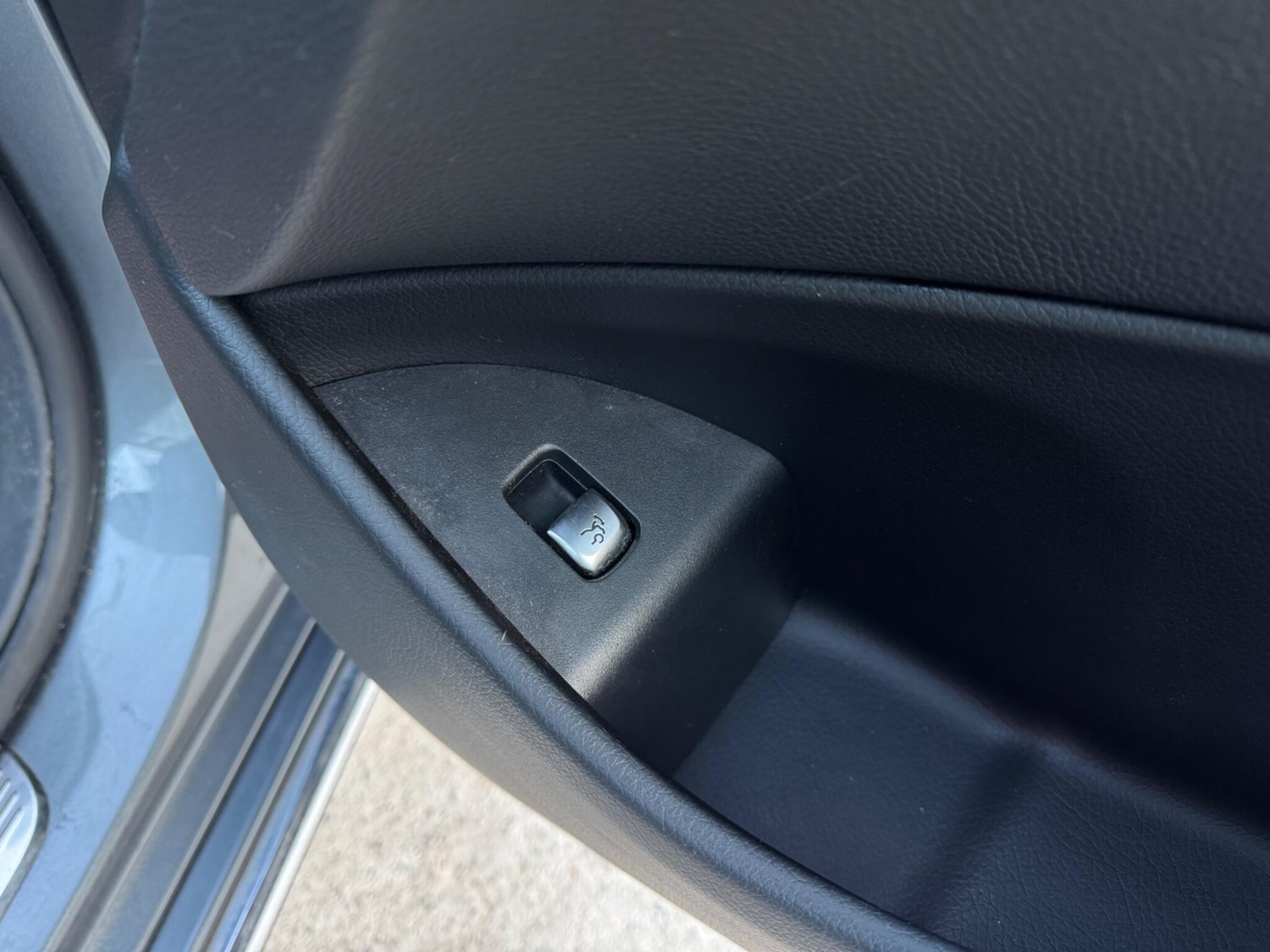 Used Mercedes-Benz E Class 2017 for sale - 76633903: Photo 77