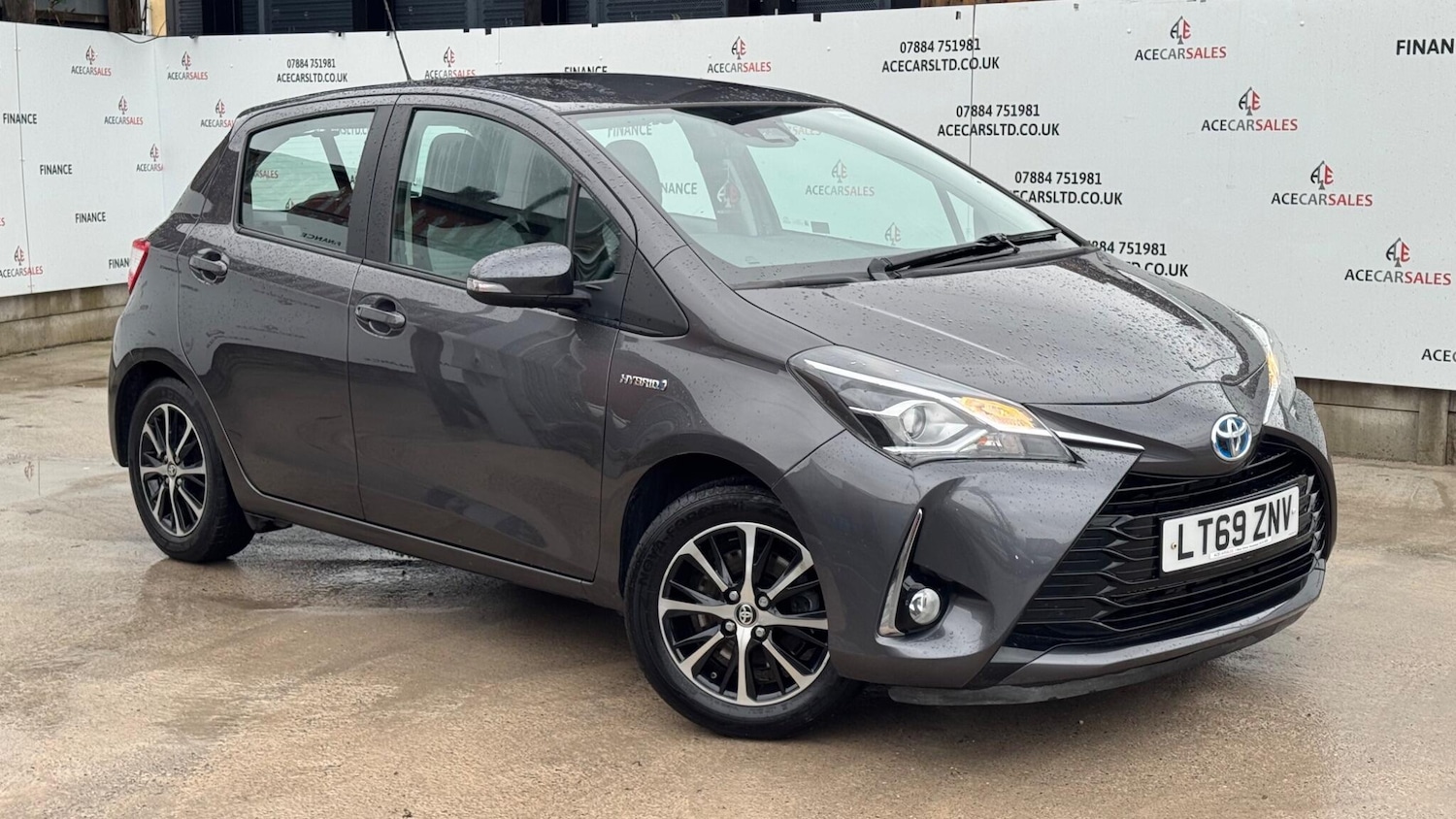 Used Toyota Yaris 2019 for sale - 76976180: Photo 1