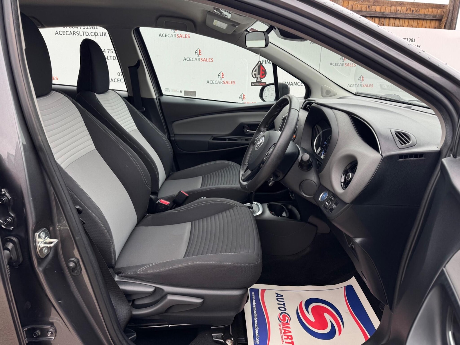 Used Toyota Yaris 2019 for sale - 76976180: Photo 11