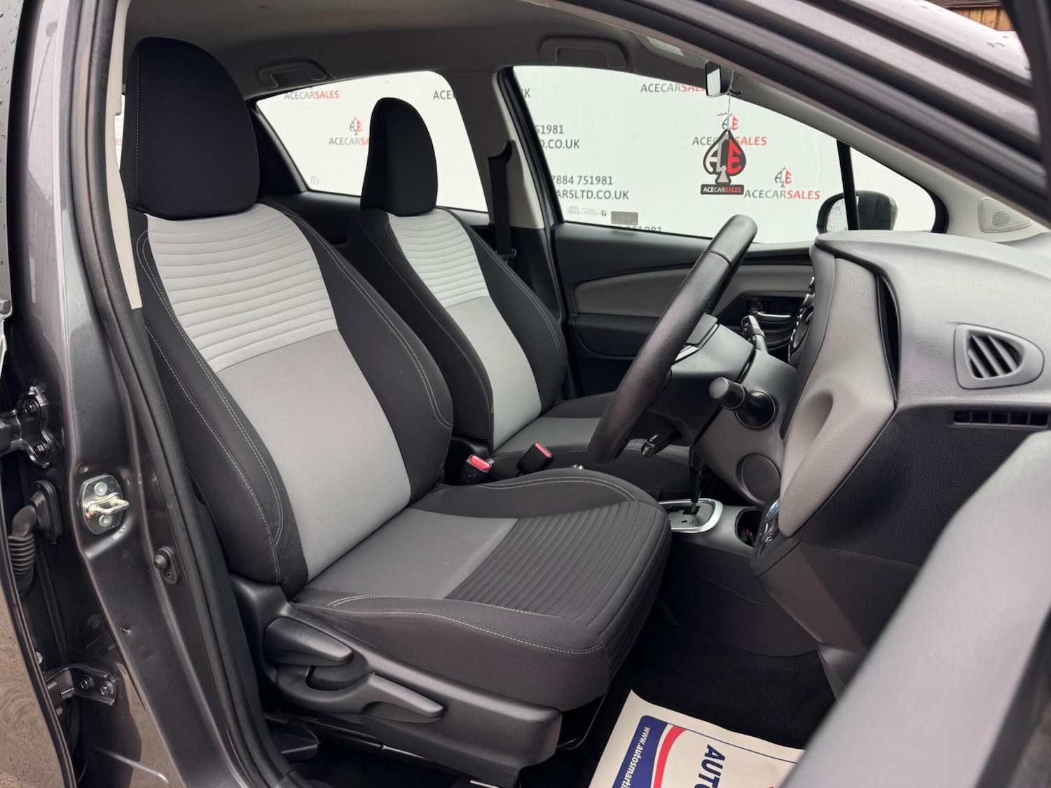 Used Toyota Yaris 2019 for sale - 76976180: Photo 12