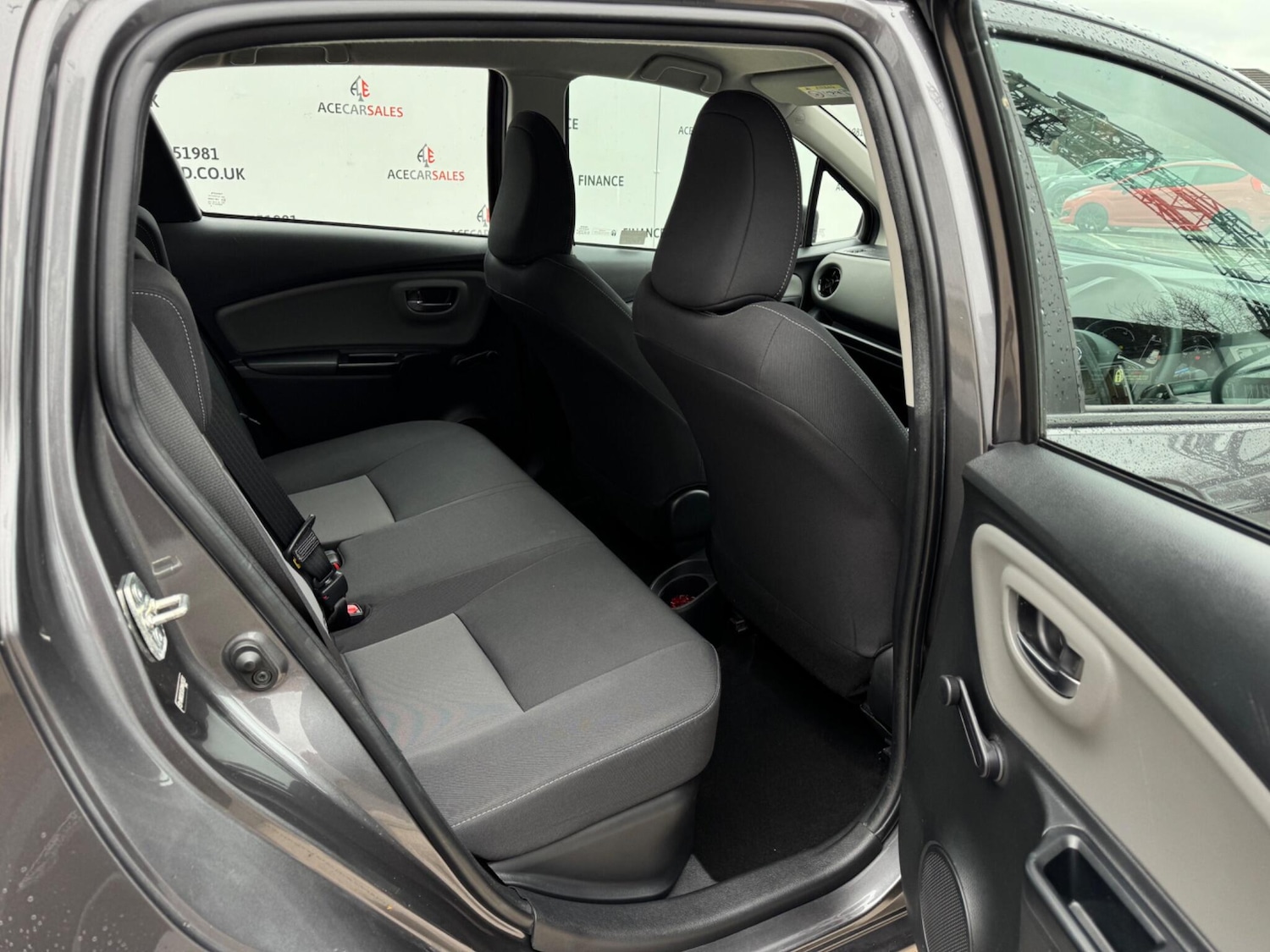 Used Toyota Yaris 2019 for sale - 76976180: Photo 13