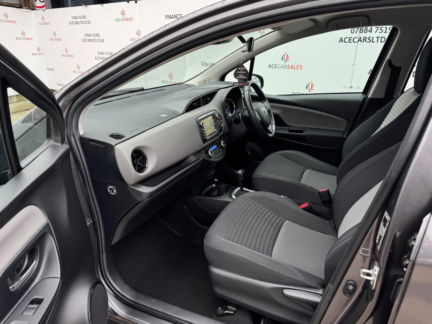 Used Toyota Yaris 2019 for sale - 76976180: Photo 15