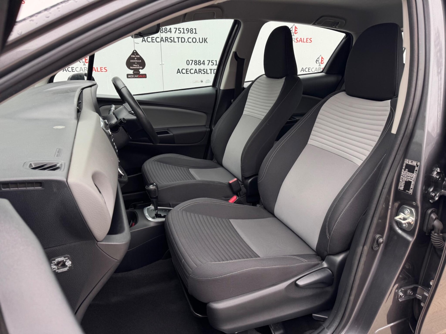 Used Toyota Yaris 2019 for sale - 76976180: Photo 17