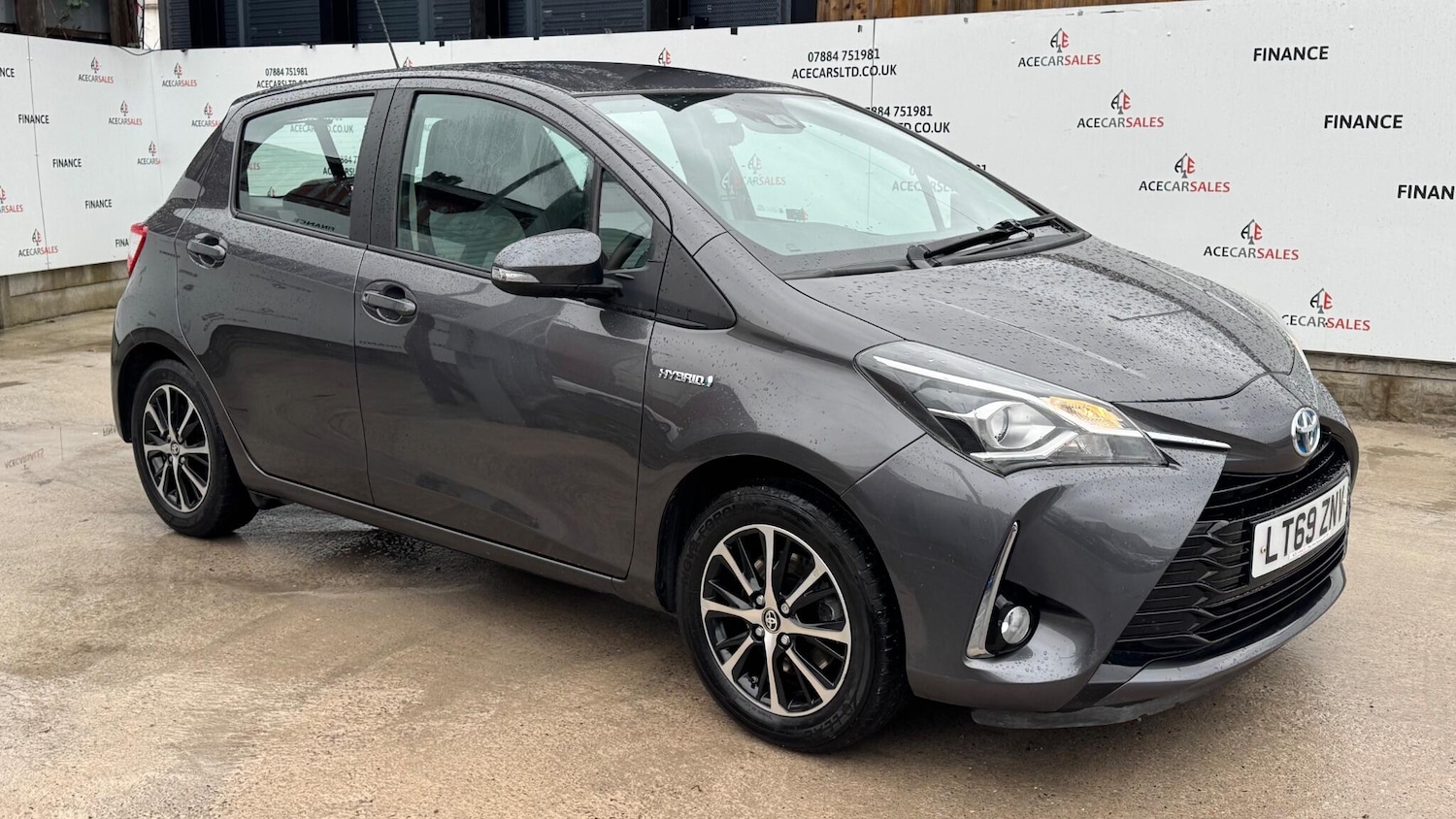 Used Toyota Yaris 2019 for sale - 76976180: Photo 2