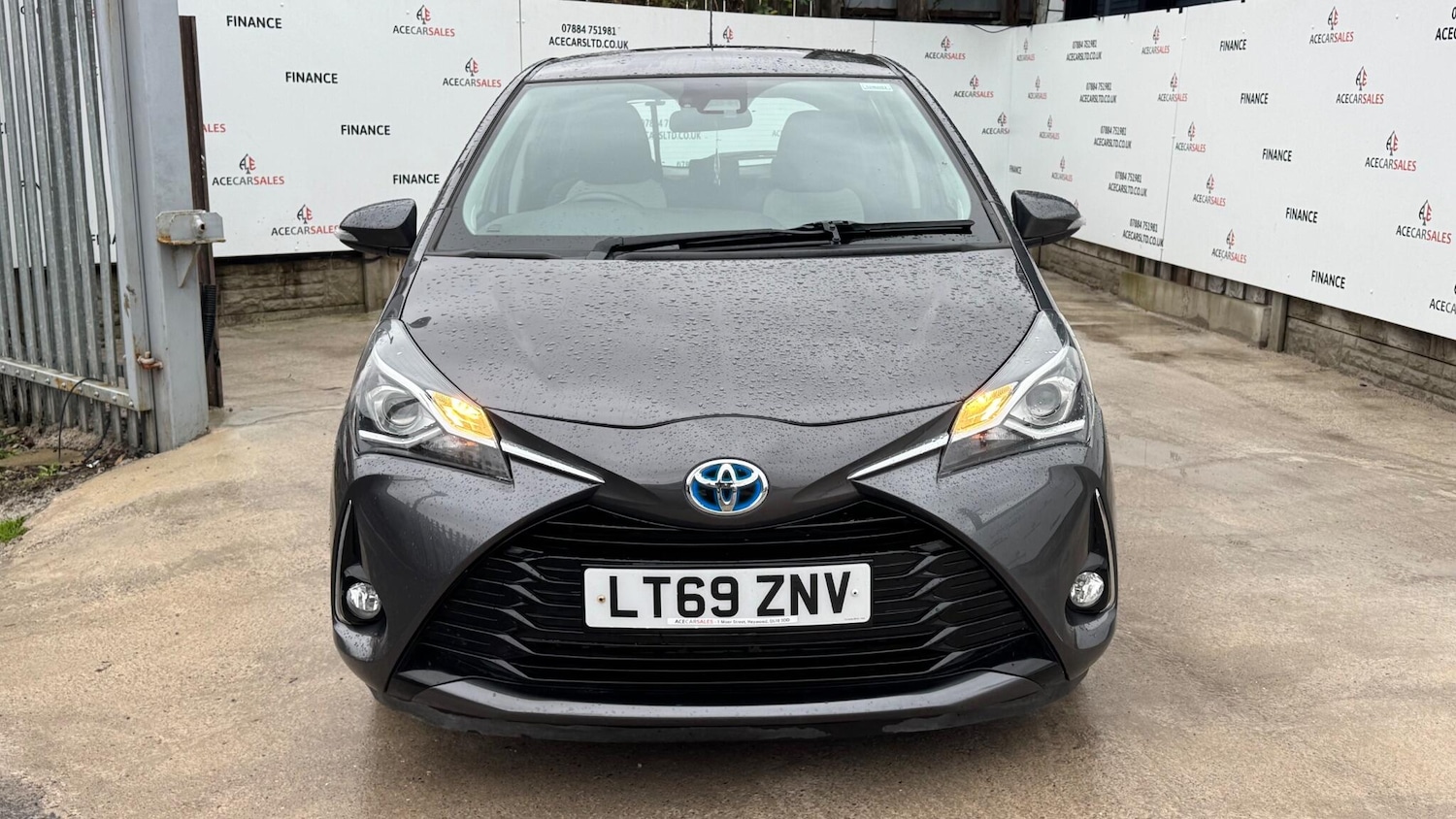 Used Toyota Yaris 2019 for sale - 76976180: Photo 3