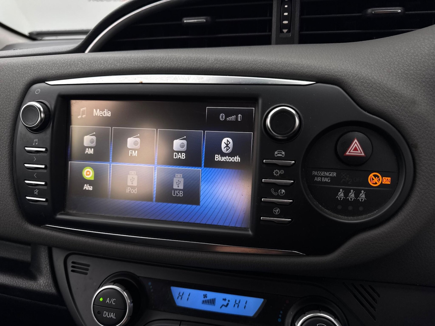 Used Toyota Yaris 2019 for sale - 76976180: Photo 39