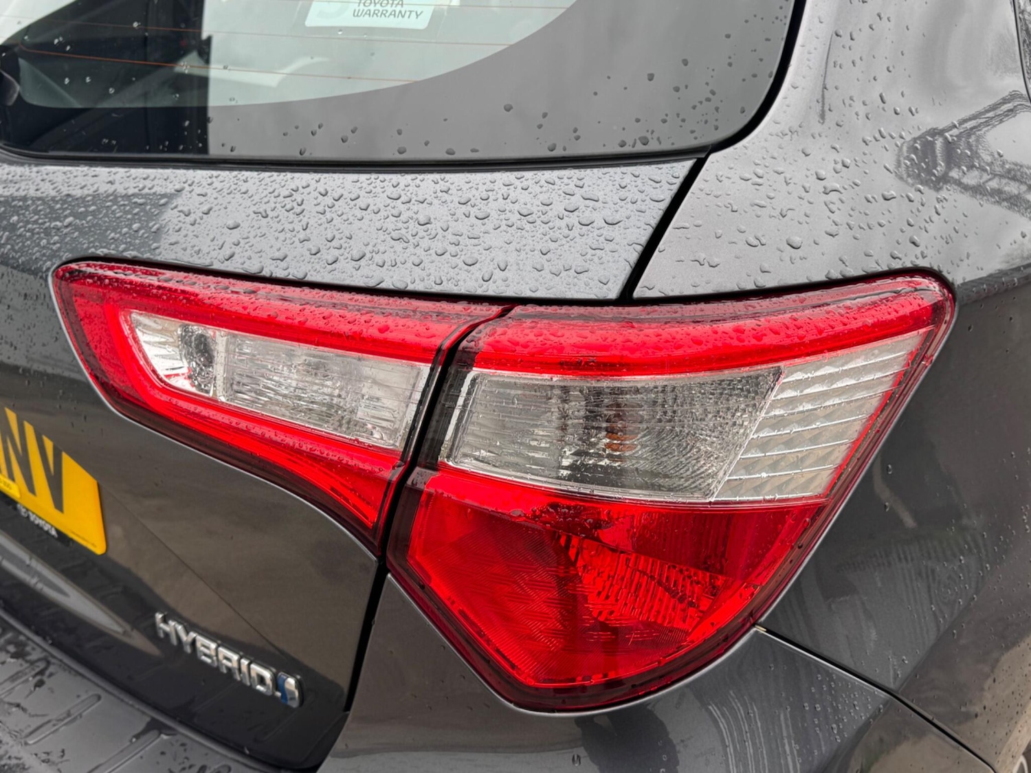 Used Toyota Yaris 2019 for sale - 76976180: Photo 64