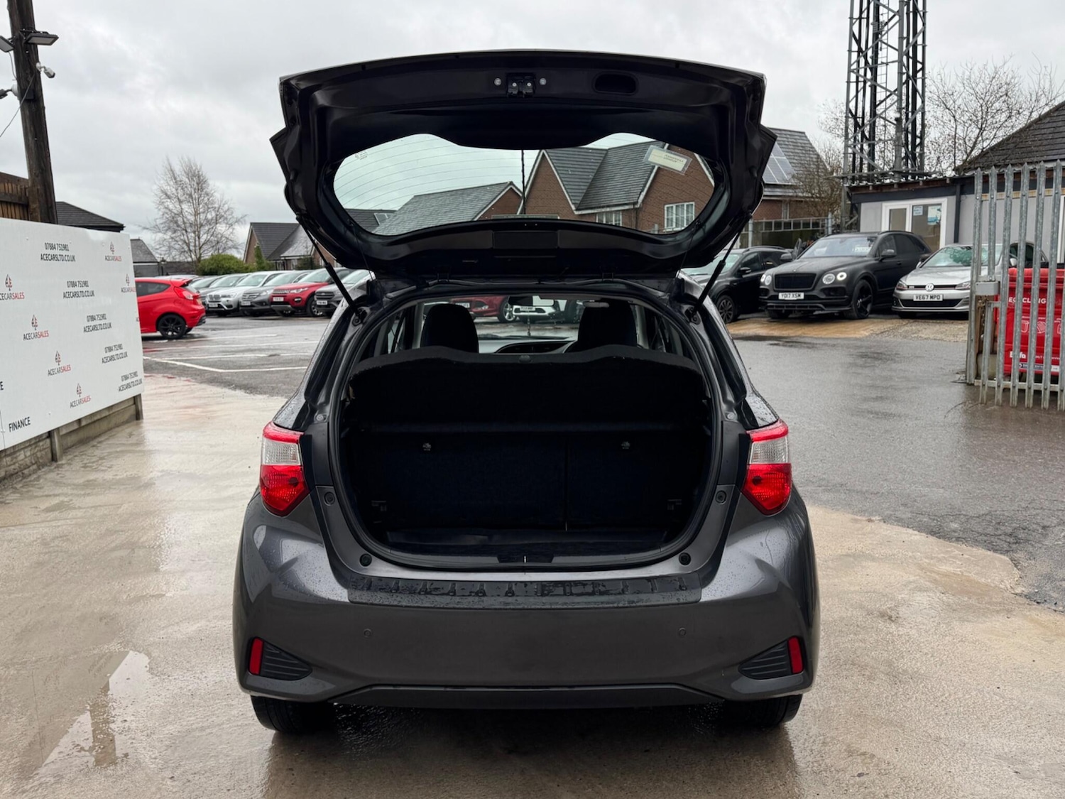 Used Toyota Yaris 2019 for sale - 76976180: Photo 66