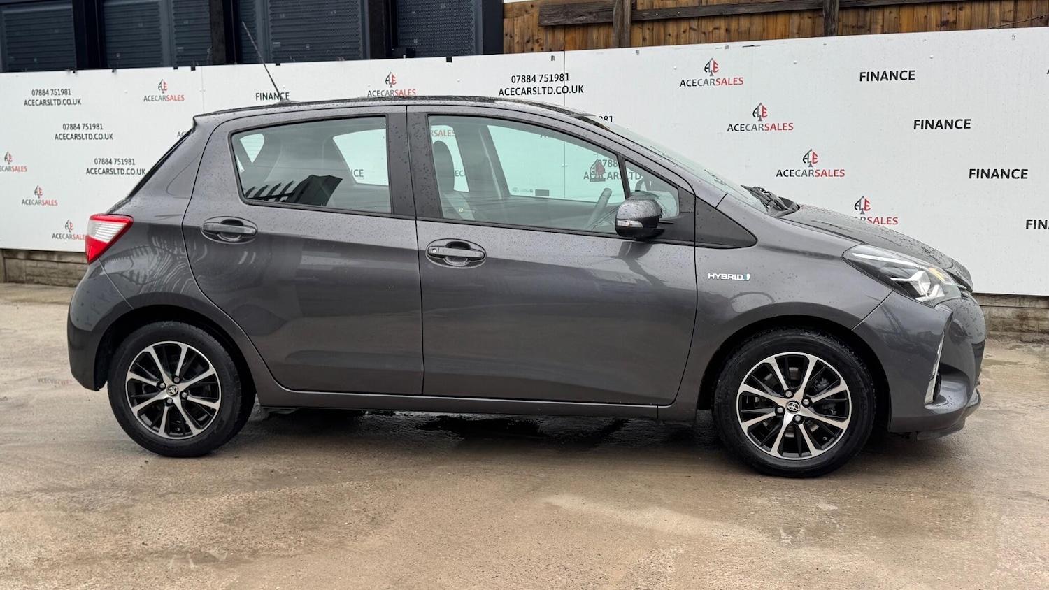 Used Toyota Yaris 2019 for sale - 76976180: Photo 9