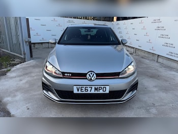 Used Volkswagen Golf 2017 for sale - 76633826: Photo